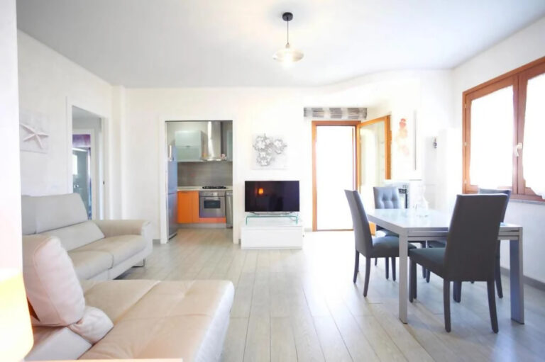 Crystal Apartment